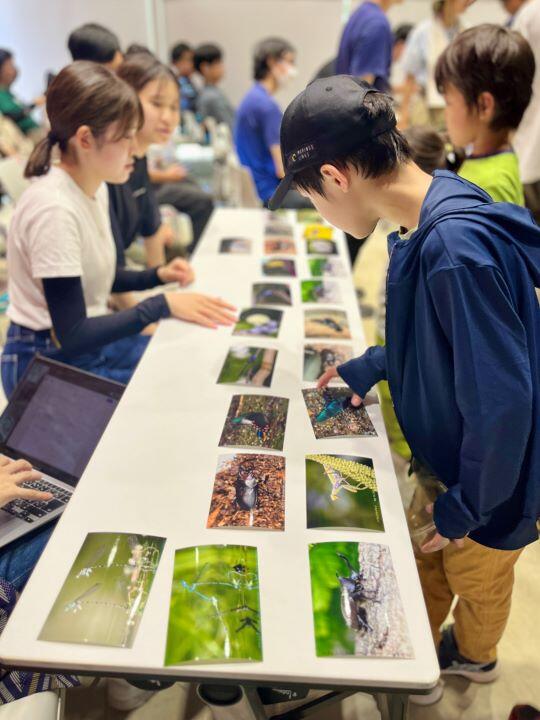 お土産選び.jpg